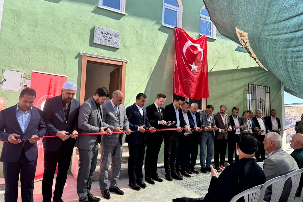 Depremin vurduğu Malatya'da bir cami daha ibadete açıldı