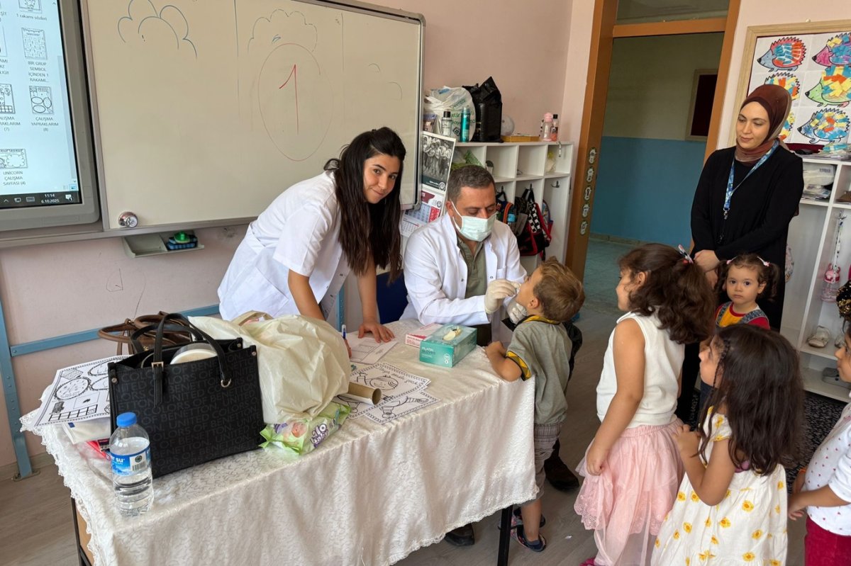 Siirt’te ilkokul öğrencilerine ağız ve diş sağlığı taraması yapıldı