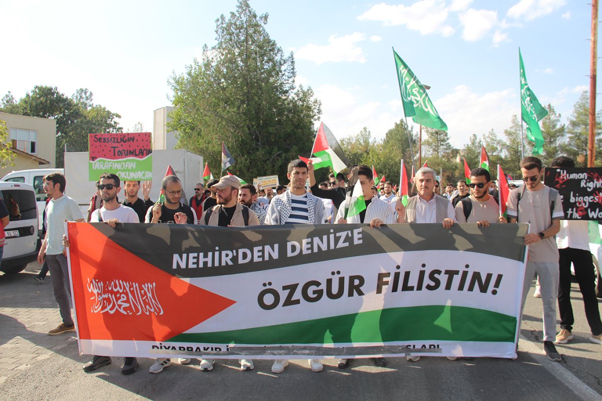 Aksa Tufanı yıldönümünde üniversiteli gençler Gazze için yürüdü