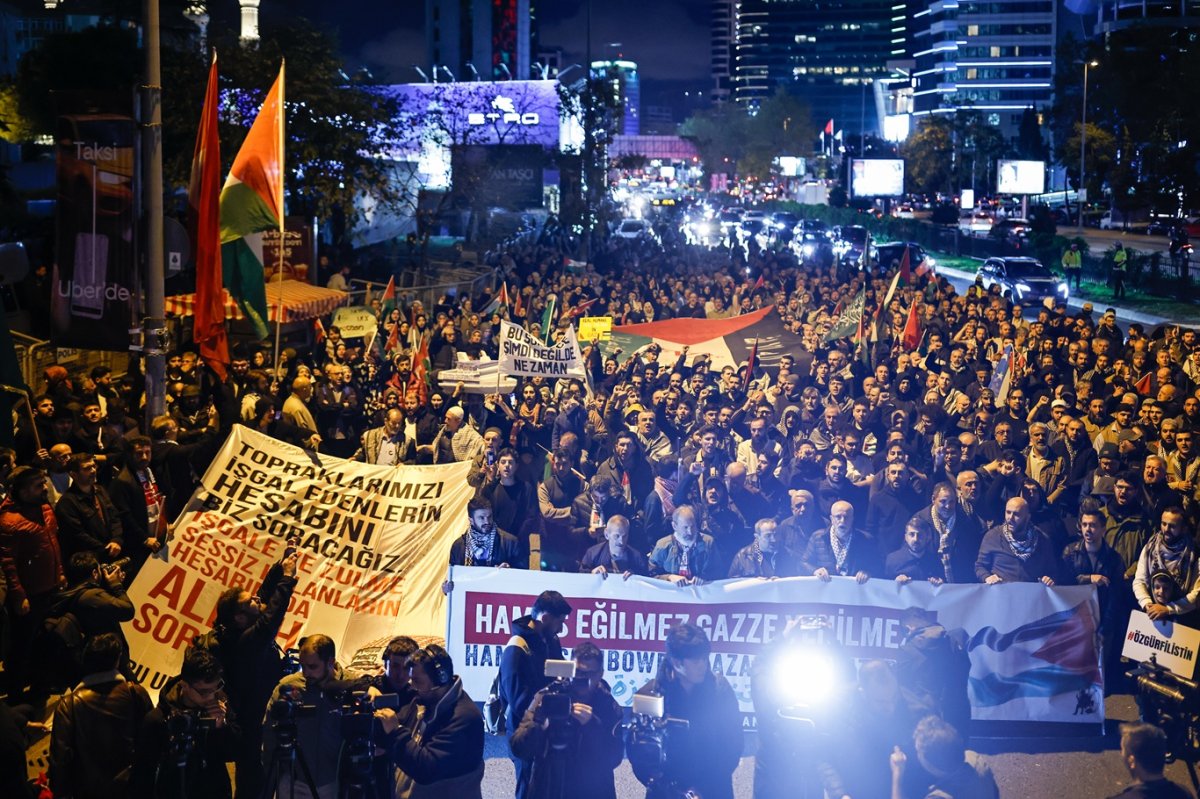 İşgal konsolosluğunda "Özgürlük Filosu" eylemi