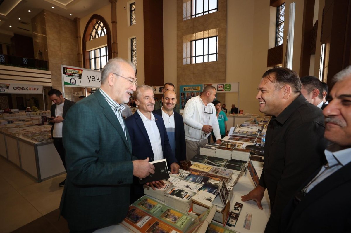 Gaziantep'te "Gazze'yi okumak, insanlığı okumak" temalı kitap fuarı kapılarını açtı