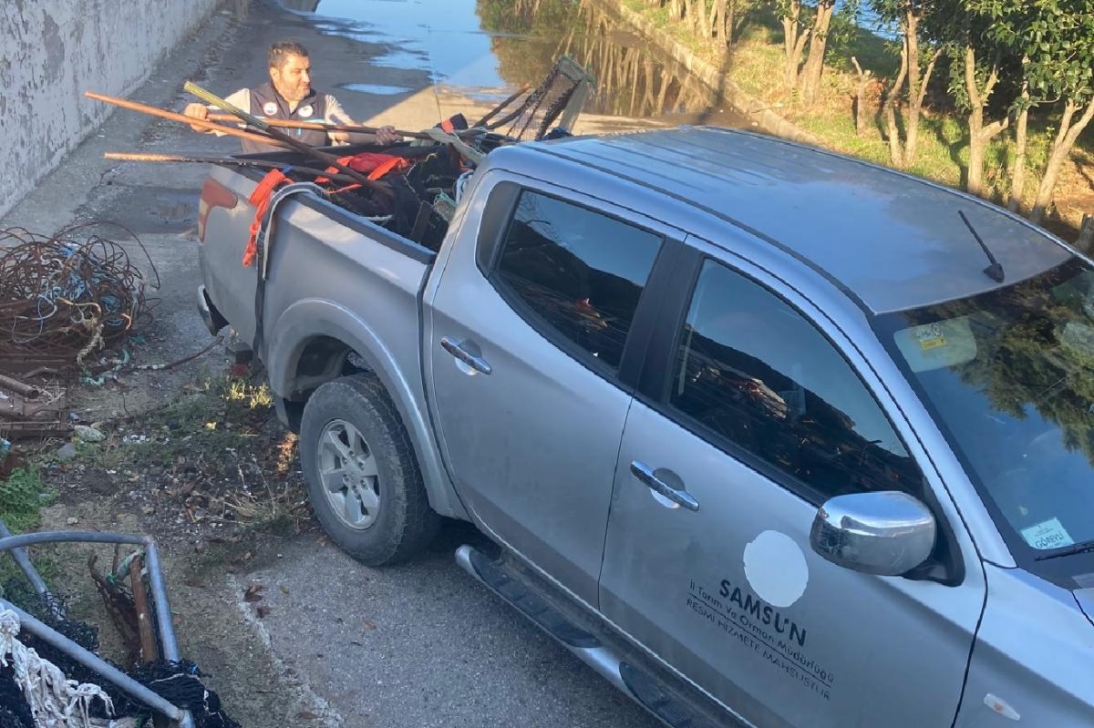 Samsun’da kaçak avlanan 1 ton kum midyesi yeniden denize bırakıldı