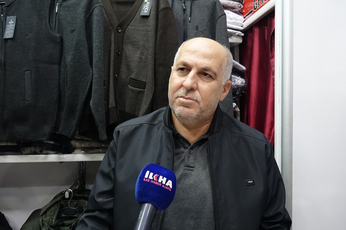 Kış hazırlıklarını tamamlayan giyim esnafı, satışların artmasını bekliyor