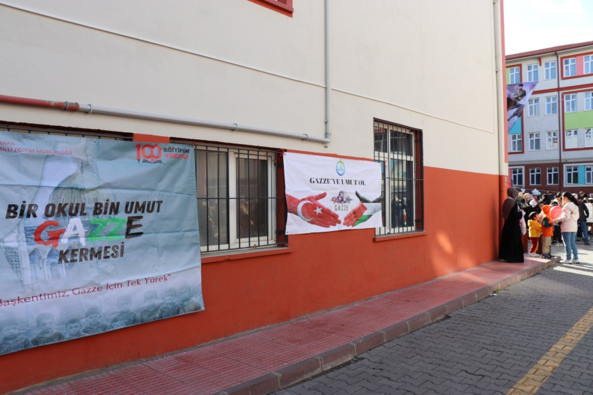 Ankara'da "Bir Okul, Bin Umut; Gazze Kermesi" düzenlendi