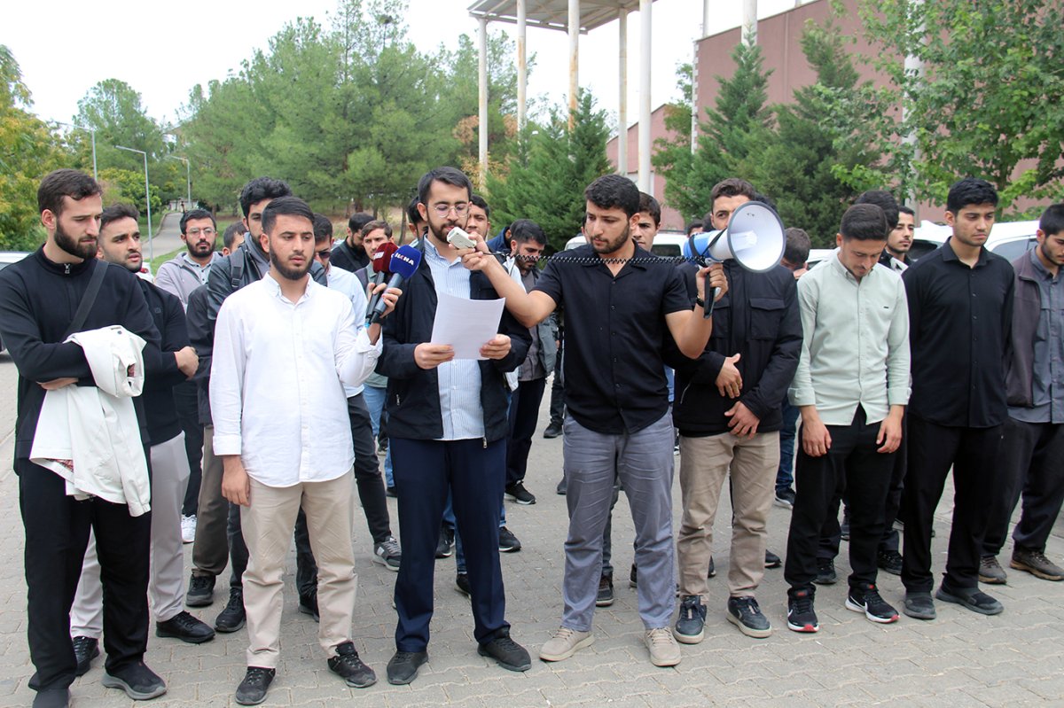Dicle Üniversitesi öğrencilerinden tesettüre hakarete tepki