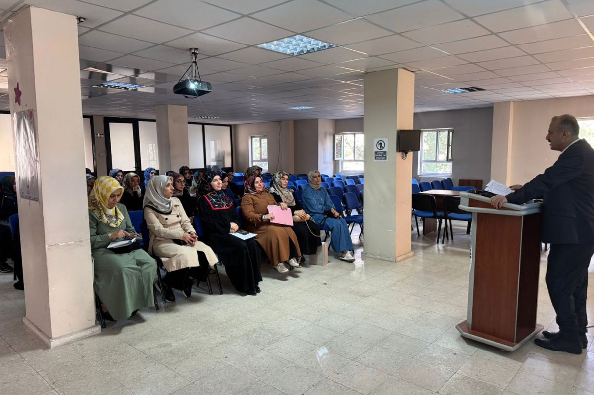 Batman'da Kur'an kursu öğreticileri toplantıda buluştu