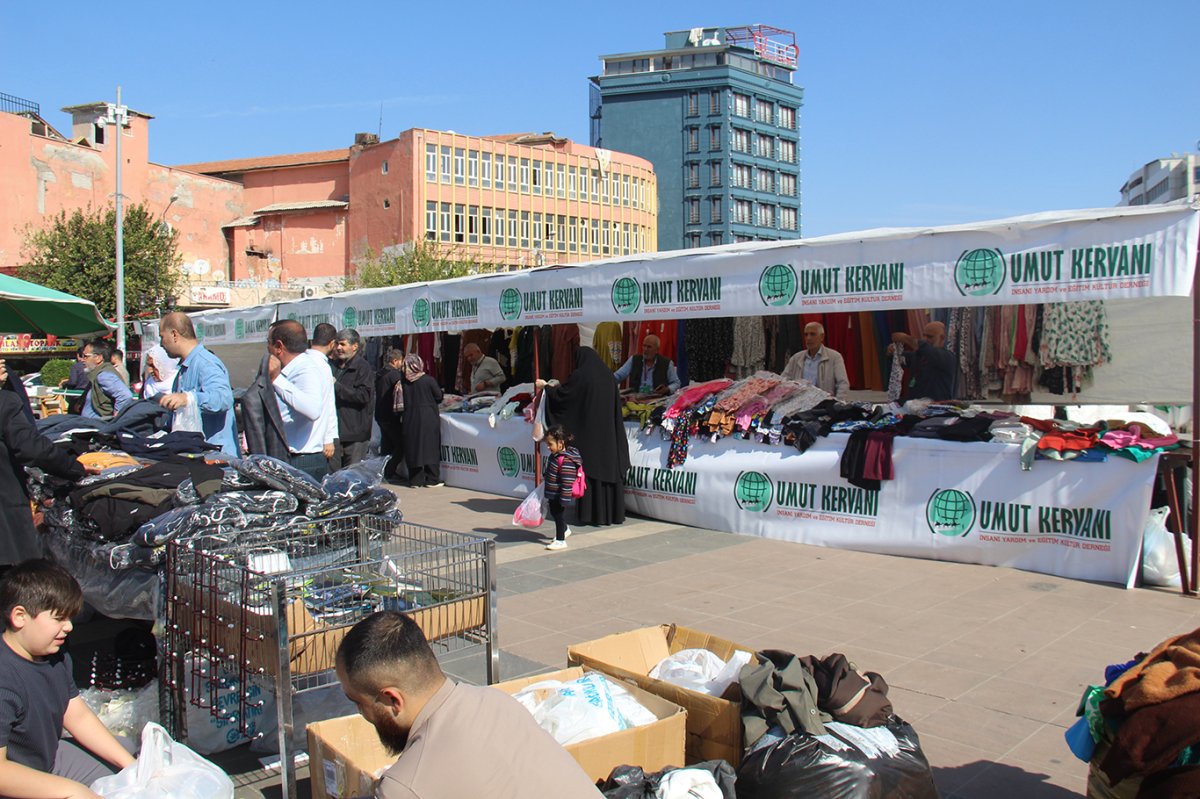 Diyarbakır Umut Kervanı ihtiyaç sahiplerinin yararına kermes açtı