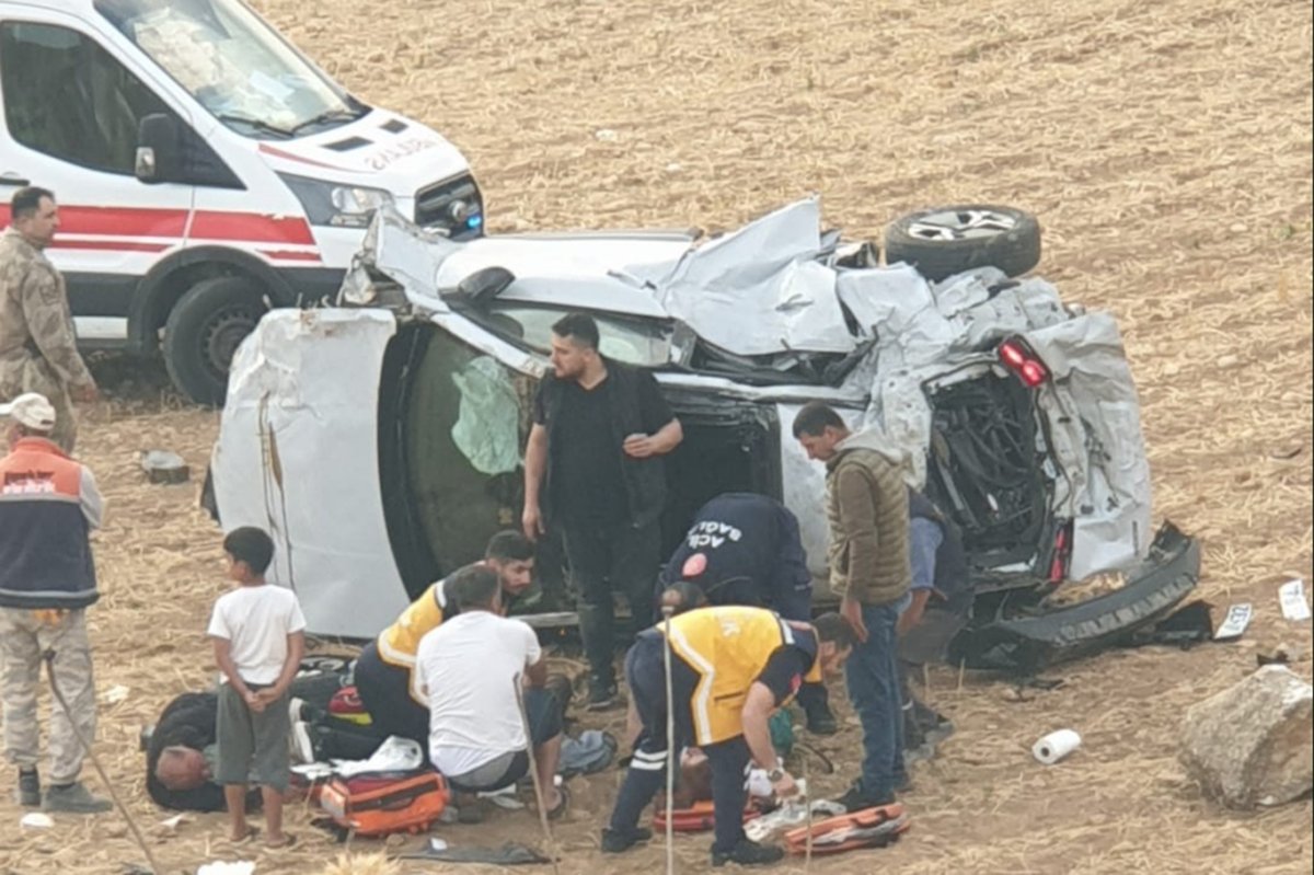 Diyarbakır'da kaza yapan otomobil hurdaya döndü: Bir ölü, 3 ağır yaralı