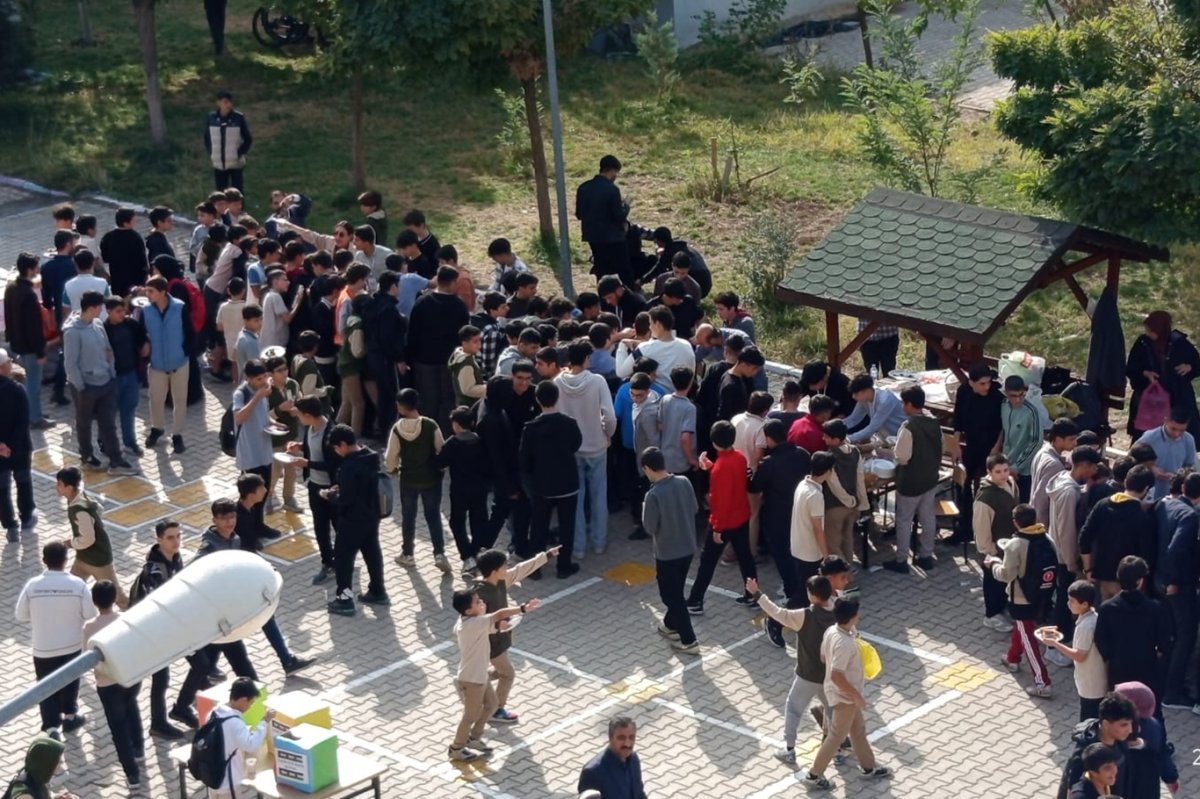 Diyarbakırlı öğrenciler Gazzeli çocuklar için tek yürek oldu
