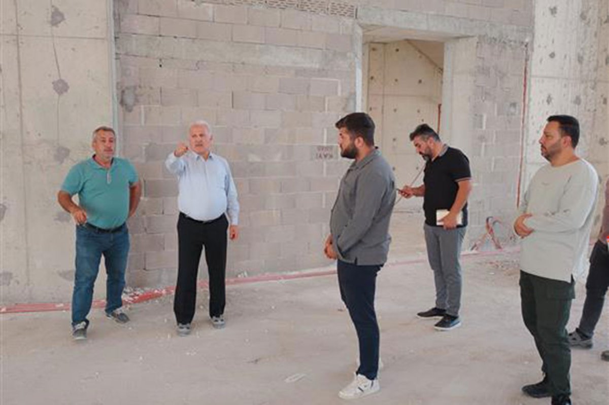 Mersin Müftüsü Yığman, müftülük yerleşkesindeki cami inşaatındaki çalışmaları inceledi