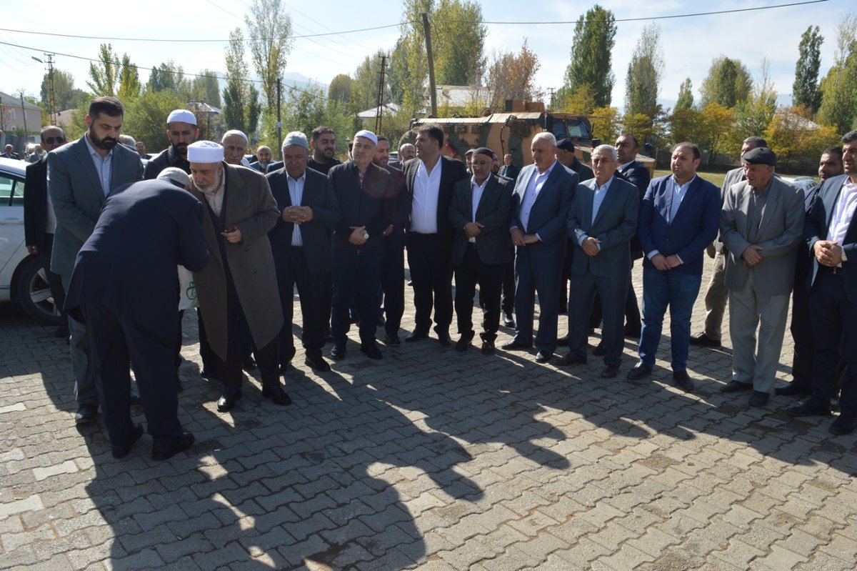 Esenyurt’ta başlayan kan davası, Siirtli alimin girişimiyle barışla sonuçlandı