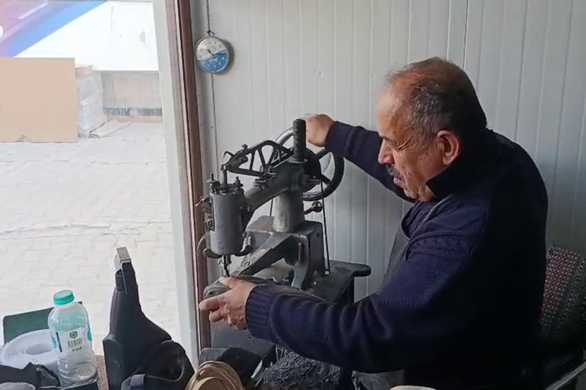 Gençlerin ellerinden telefon düşmüyor, zanaatkarlar ise çırak bulamıyor