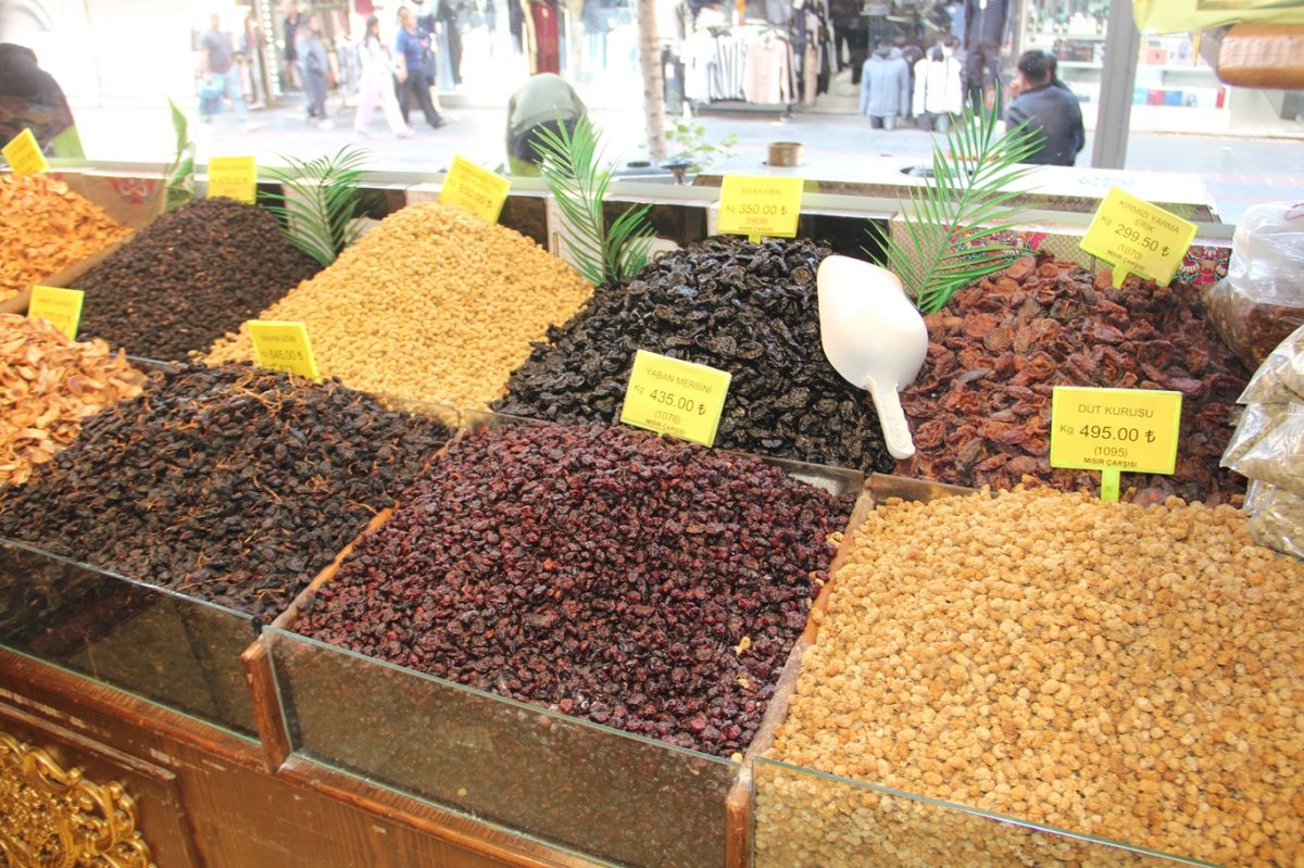 Vitamin ve antioksidan bombası: Uzmanlar dut kurusunu tavsiye ediyor