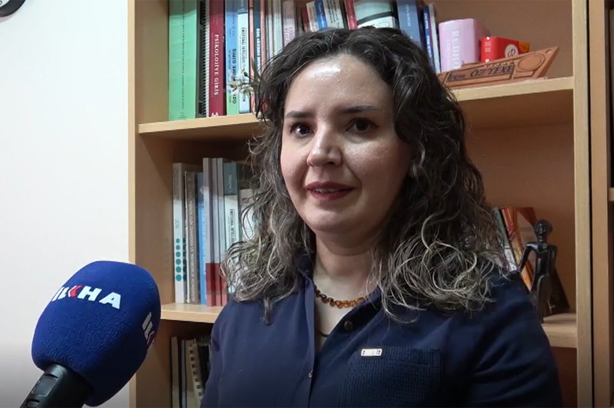 Doç. Dr. Özteke Kozan: Gençler kimlik krizi, gelecek kaygısı ve aile bağları arasında sıkışıyor