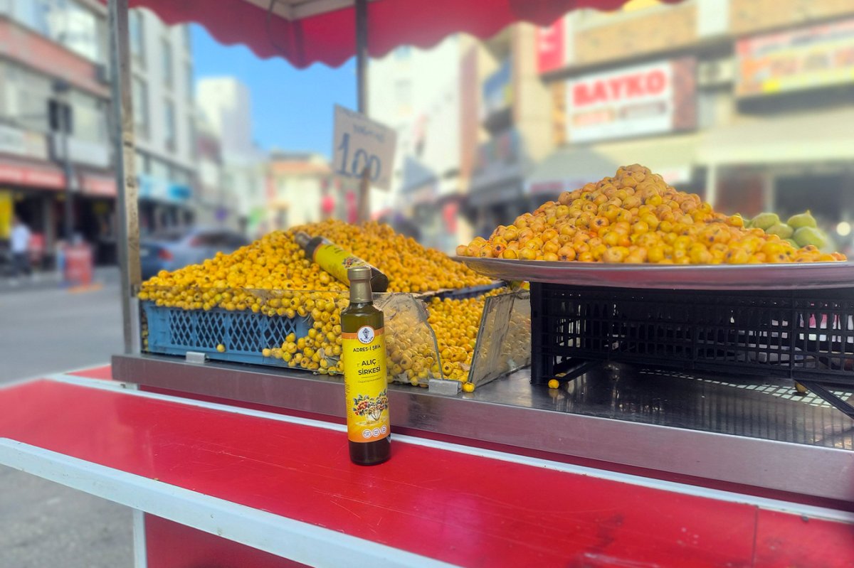 Dağlardan tezgahlara şifa geldi: Adana’da alıç sezonu başladı