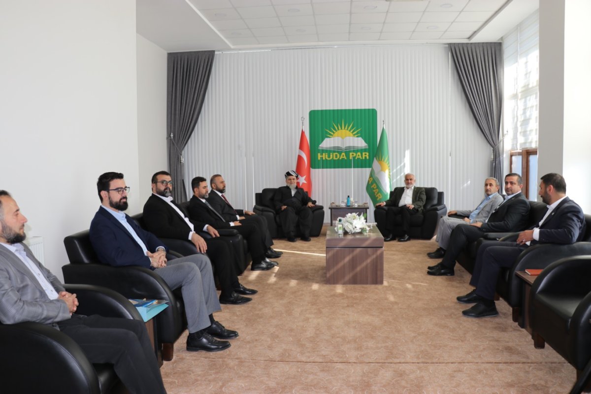 HÜDA PAR Genel Başkanı Yapıcıoğlu, Kürdistan Adalet Topluluğu Partisi Genel Başkanı Bapir’i ağırladı