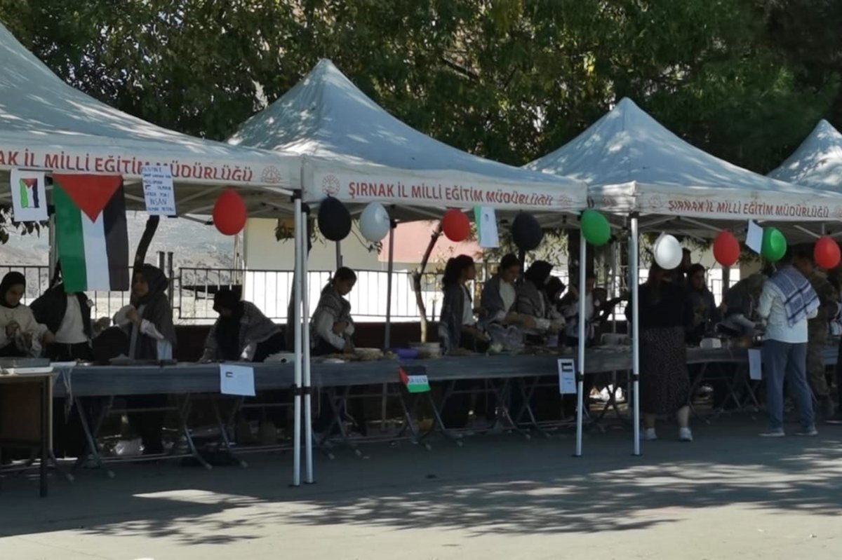 Şırnak’ta öğrencilerden Gazze için kermes etkinliği