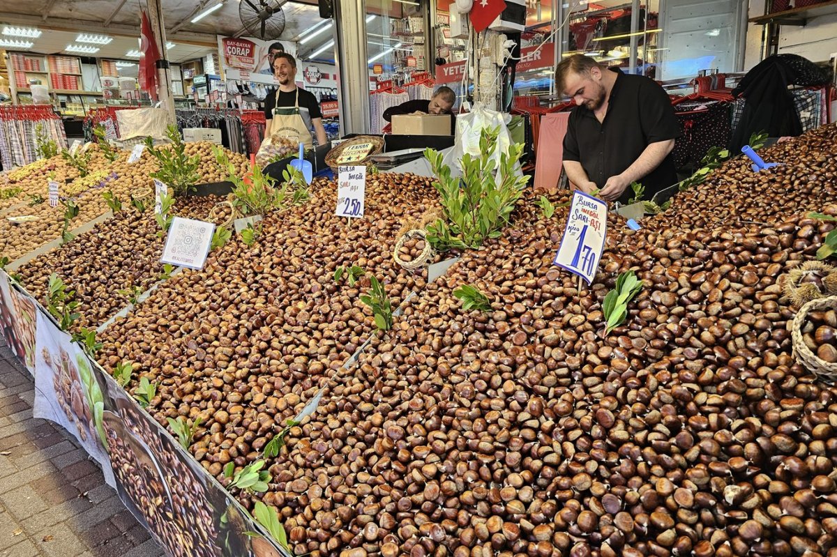 Kış aylarının vazgeçilmez lezzeti kestane, tezgahlarda yerini aldı