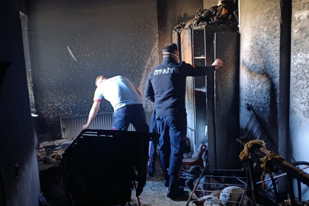 Siirt'te apartmanda yangın paniği: 7 kişi dumandan etkilendi