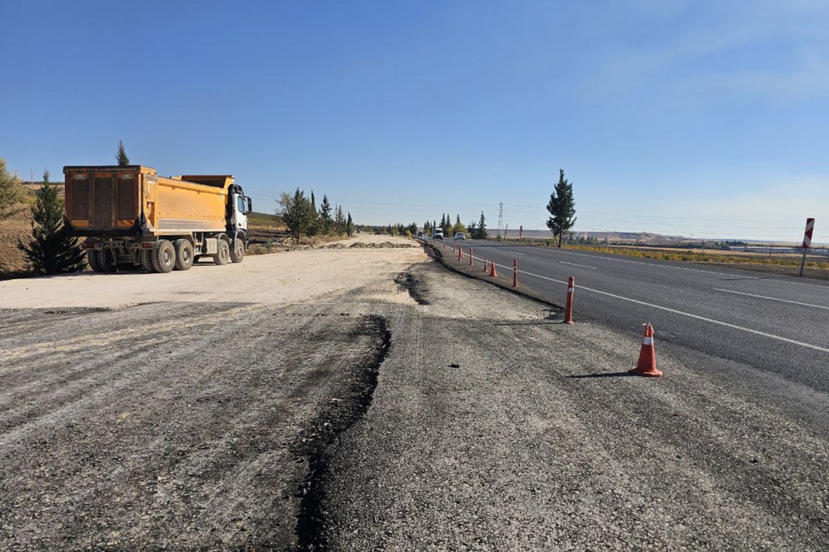 HÜDA PAR İl Başkanlığından kefenli çağrı: Adıyaman-Kahta yolu ölüm yoluna dönüşmesin