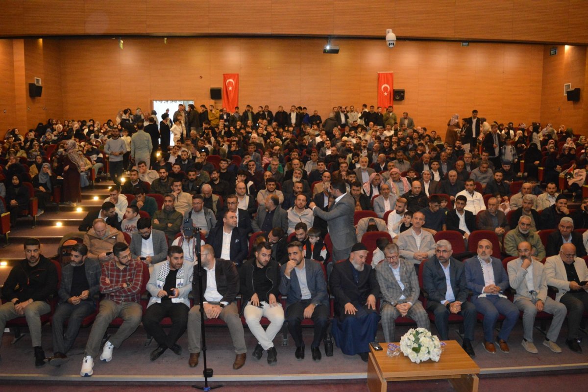 “Aydınlık Şehir Gazze” konferansı Siirt’te yoğun katılımla gerçekleştirildi