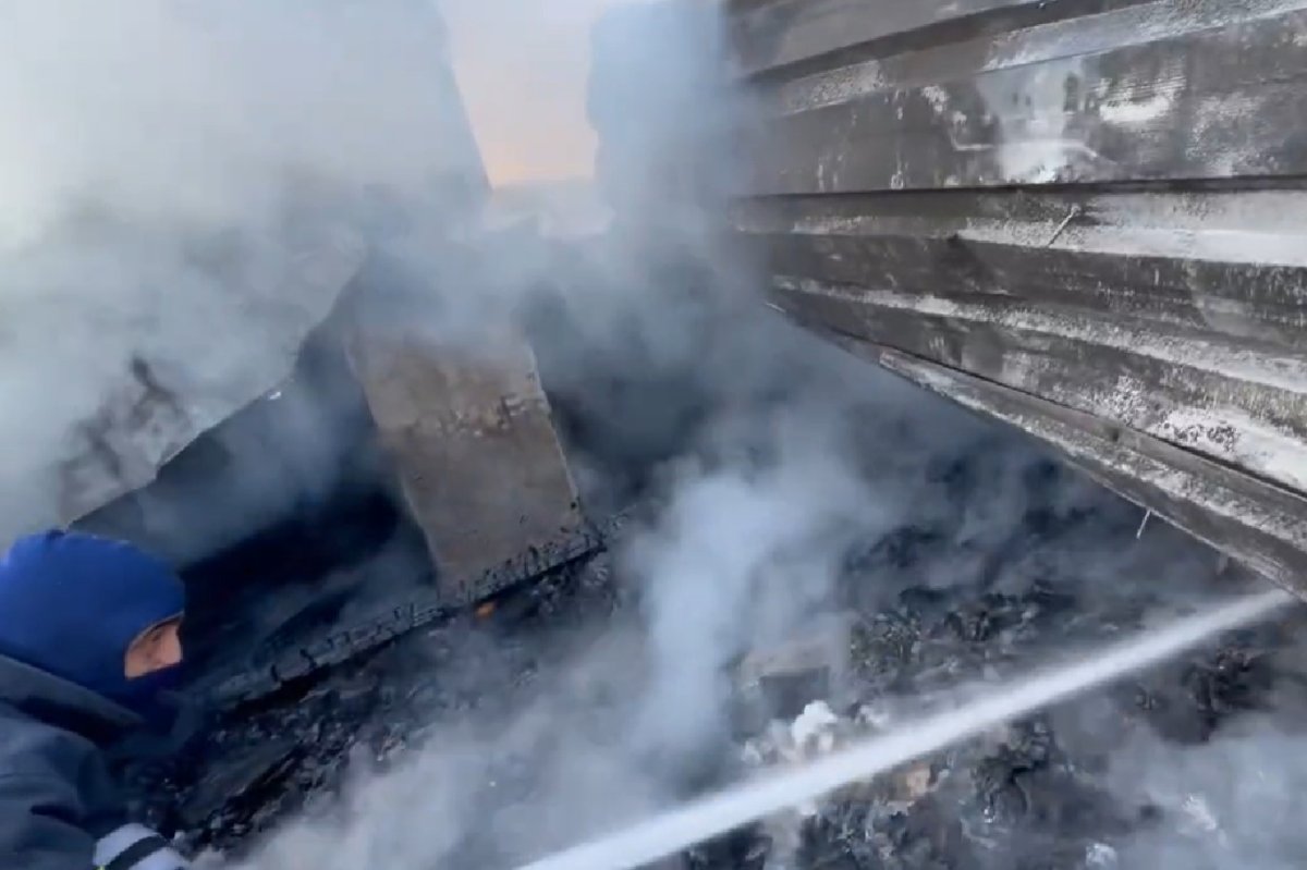 Elazığ’da çatıda çıkan yangın korkuttu