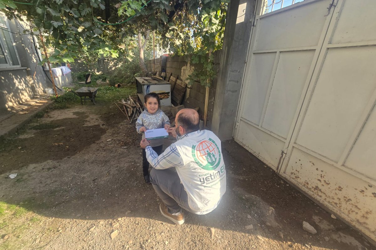 Avrupa Yetim Eli Kahramanmaraş’ta yetim ve ihtiyaç sahibi ailelere nakdi yardımda bulundu
