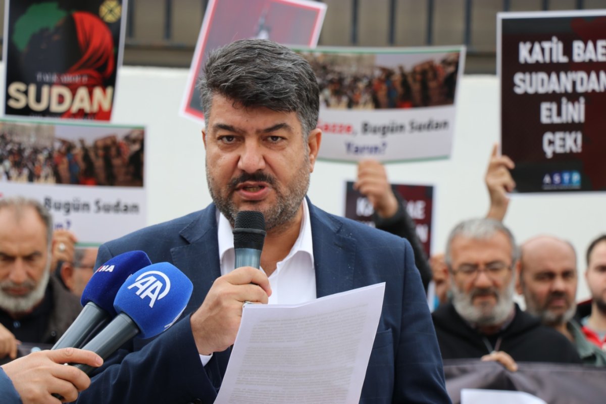 BAE Büyükelçiliği önünde El-Faşir katliamı protesto edildi