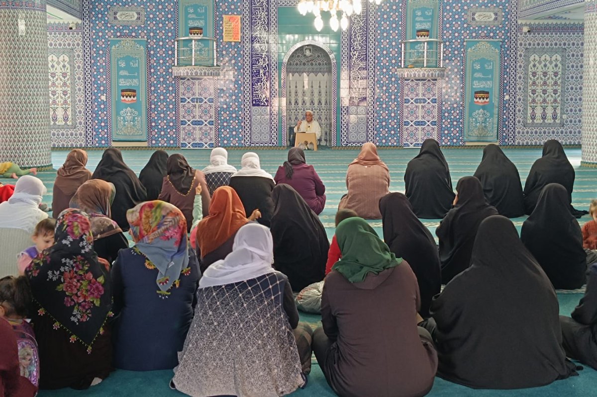 Batman'daki camide bu hafta çocuk terbiyesi konusu ele alındı