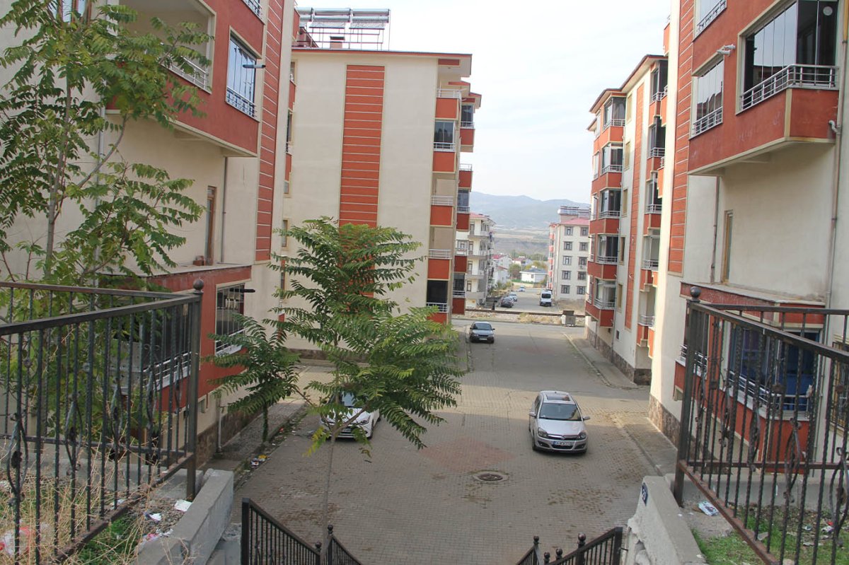 Bingöl’de site sakinlerinden yetkililere çağrı: Daha güvenli ve aydınlık bir mahalle istiyoruz