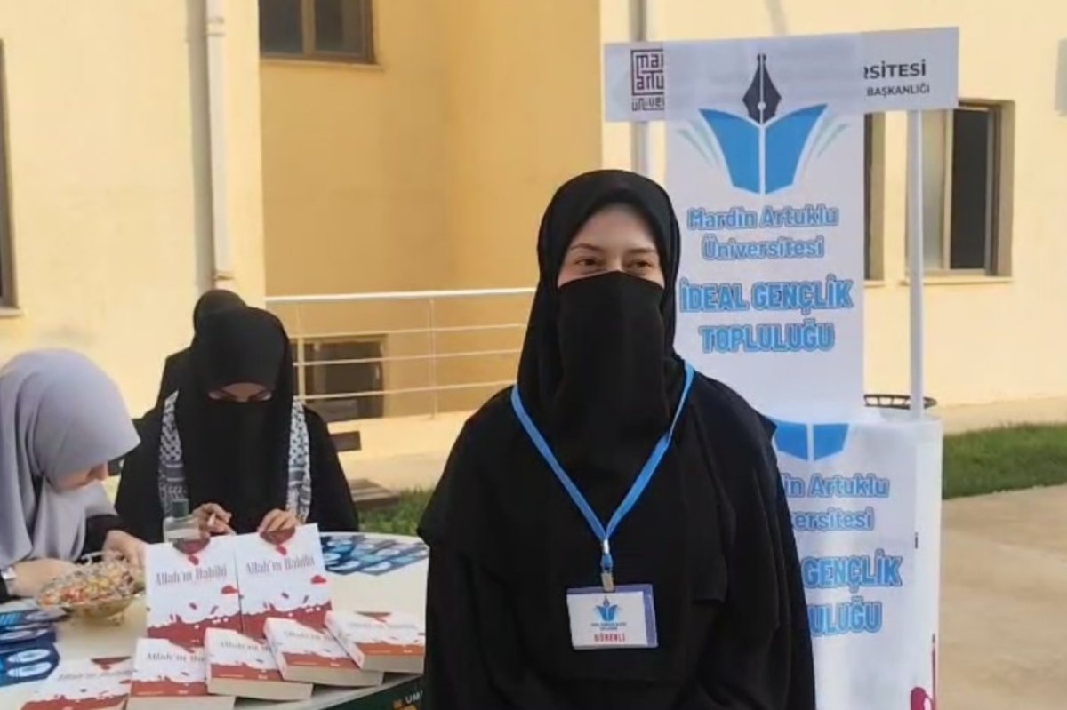 İdeal Gençlik Hanım Topluluğu tarafından siyer yarışması için stant açıldı