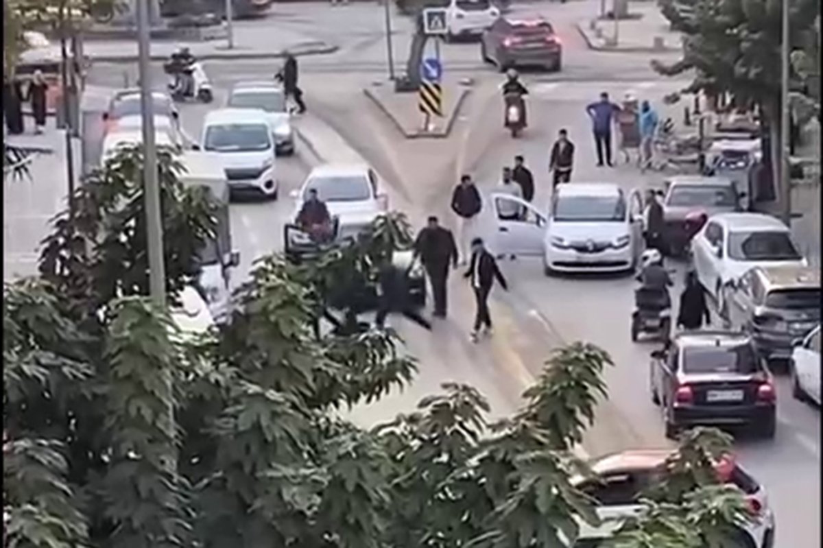 Malatya’da araçtan indirilen şahıs tekme ve yumruklarla darbedildi