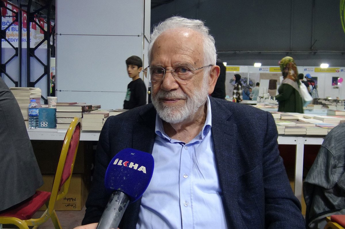 Prof. Dr. İhsan Süreyya Sırma: Kitapların değil, telefonların kölesi olduk!