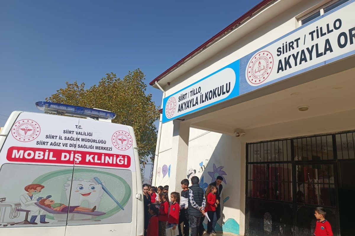 Siirt’te mobil diş kliniği hizmeti köy köy devam ediyor