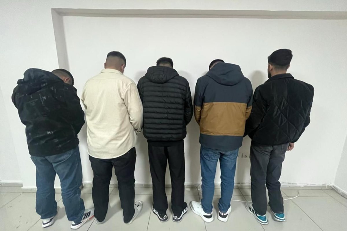 Gaziantep’te ruhsatsız silah ve uyuşturucu ele geçirildi: 5 şüpheli yakalandı