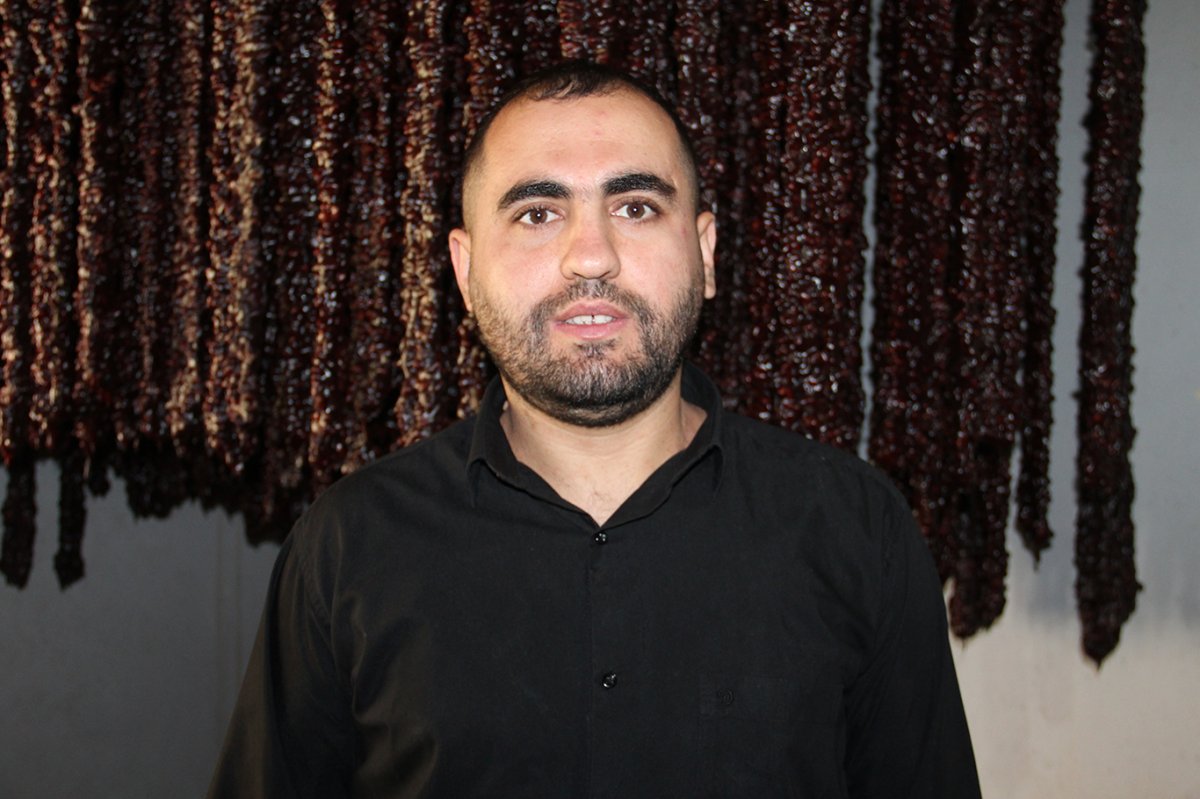 Geleneksel cevizli sucuk üretimi sürüyor