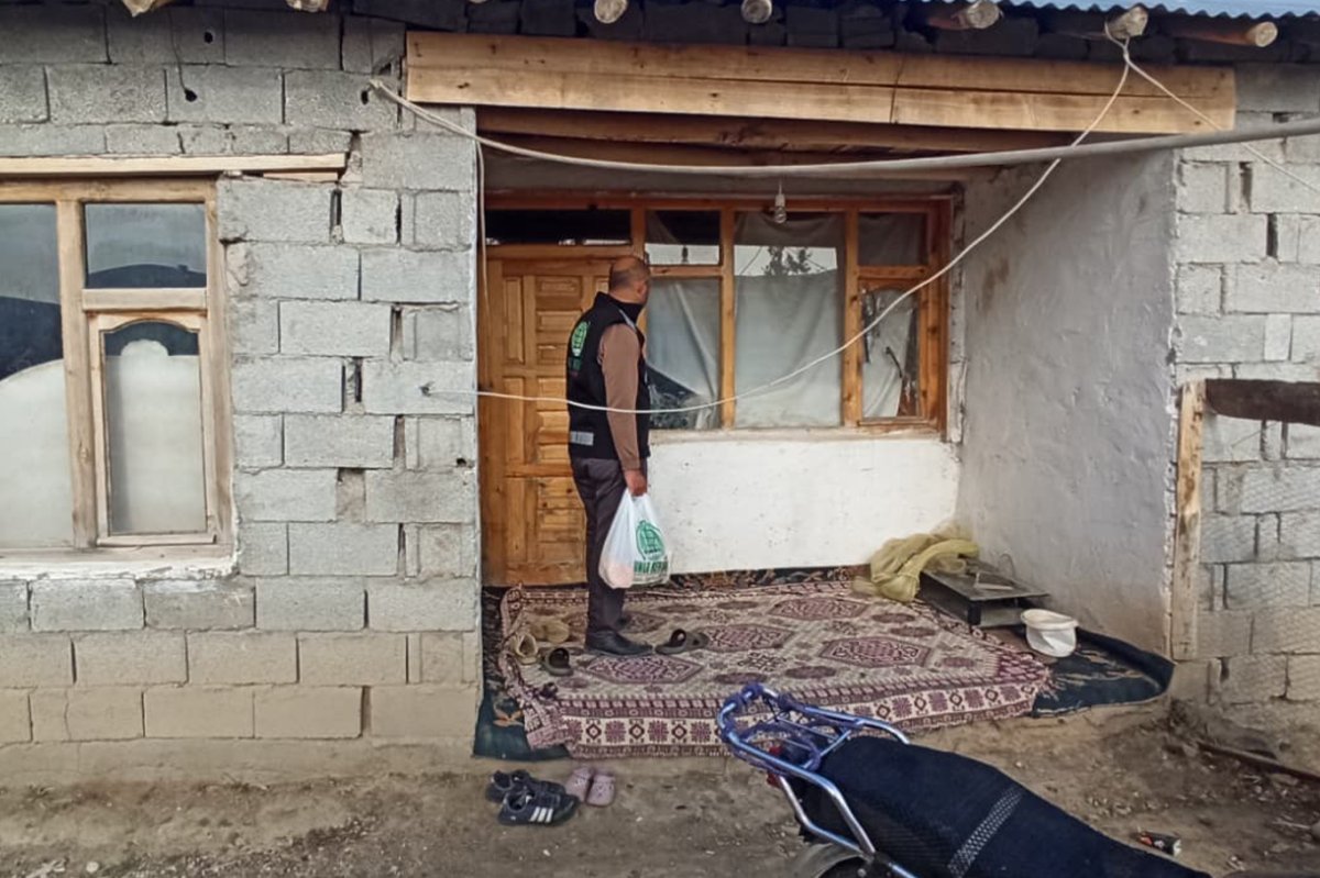 Umut Kervanı, Van'da gıda ve nakit yardımında bulundu