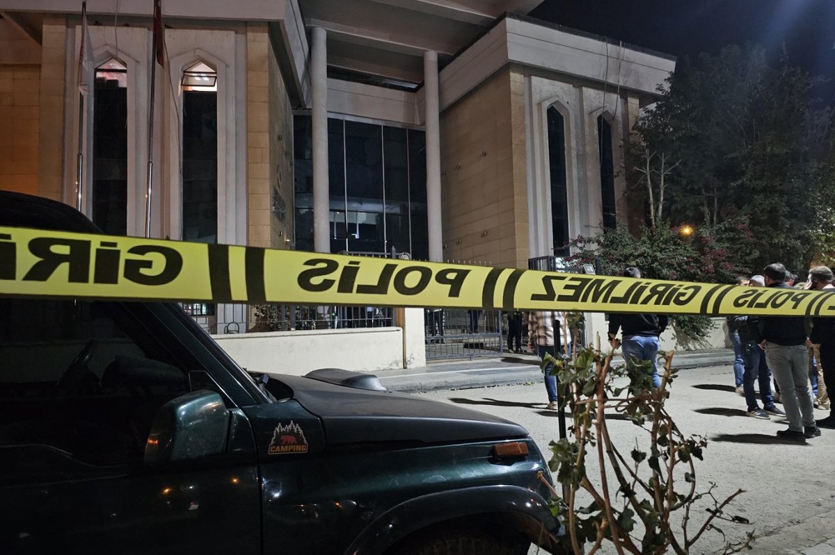 Cizre Adliyesi önünde silahlı saldırı: 2 yaralı