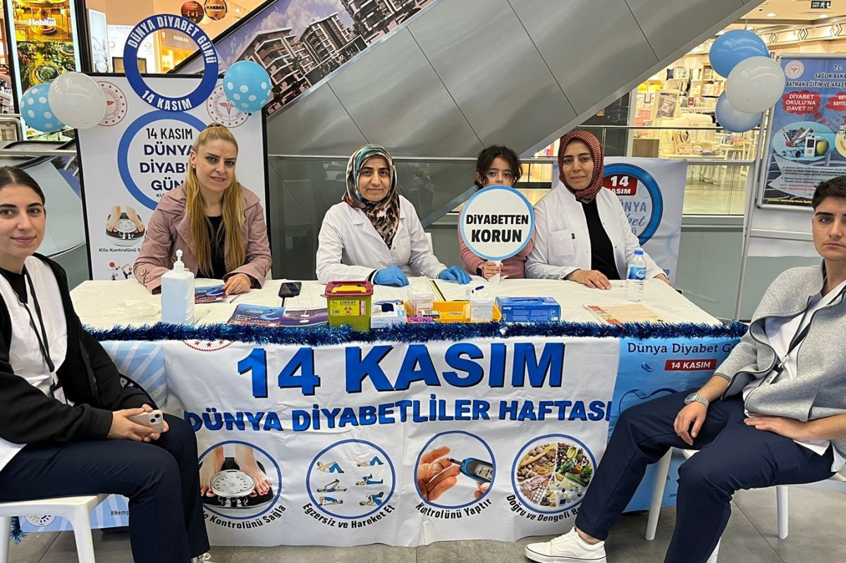 Batman'da 14 Kasım Dünya Diyabet Günü için farkındalık standı kuruldu