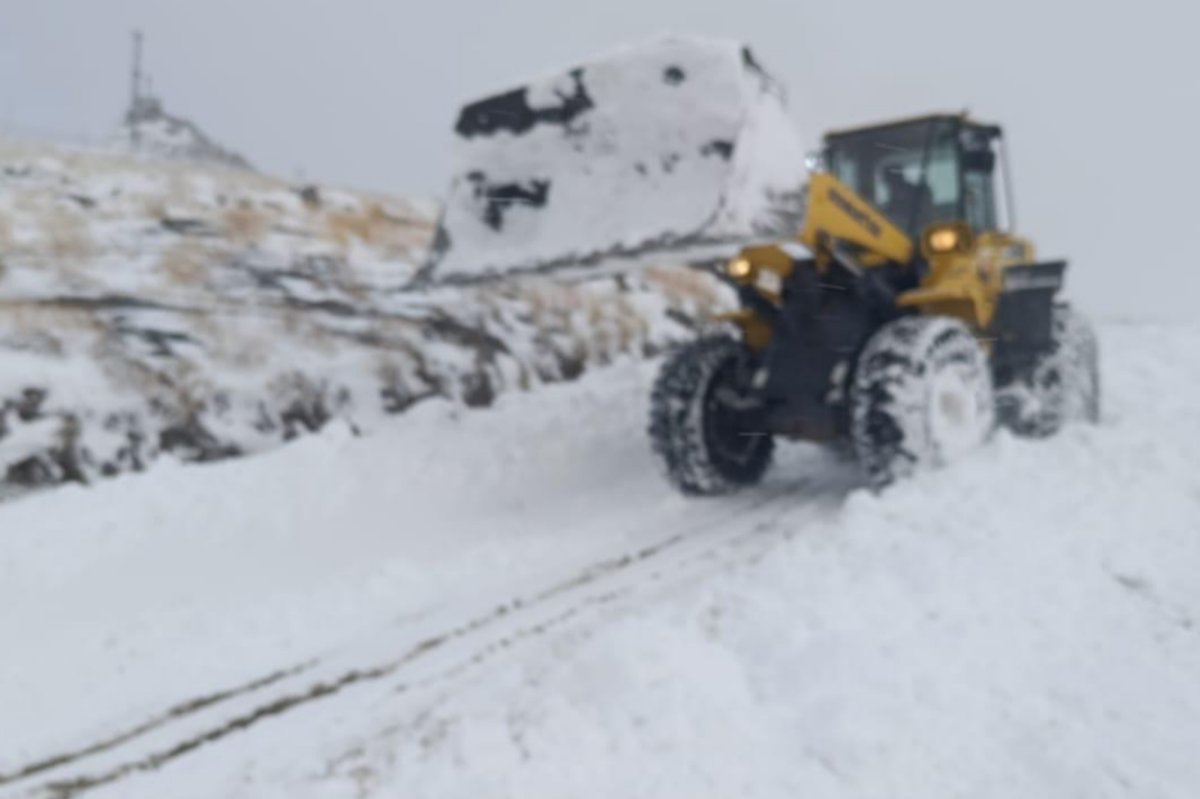 Şırnak'a yılın ilk karı düştü, Beytüşşebap'ın yüksek kesimleri beyaza büründü