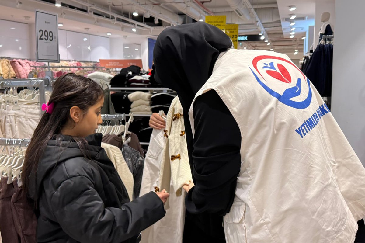 Bingöl'de yetim çocuklara kışlık giyim desteği