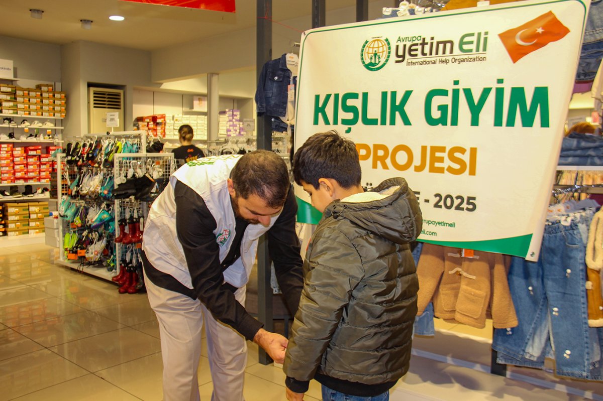 Diyarbakır'da yüzlerce yetim ve ihtiyaç sahibi çocuğa kışlık kıyafet desteği