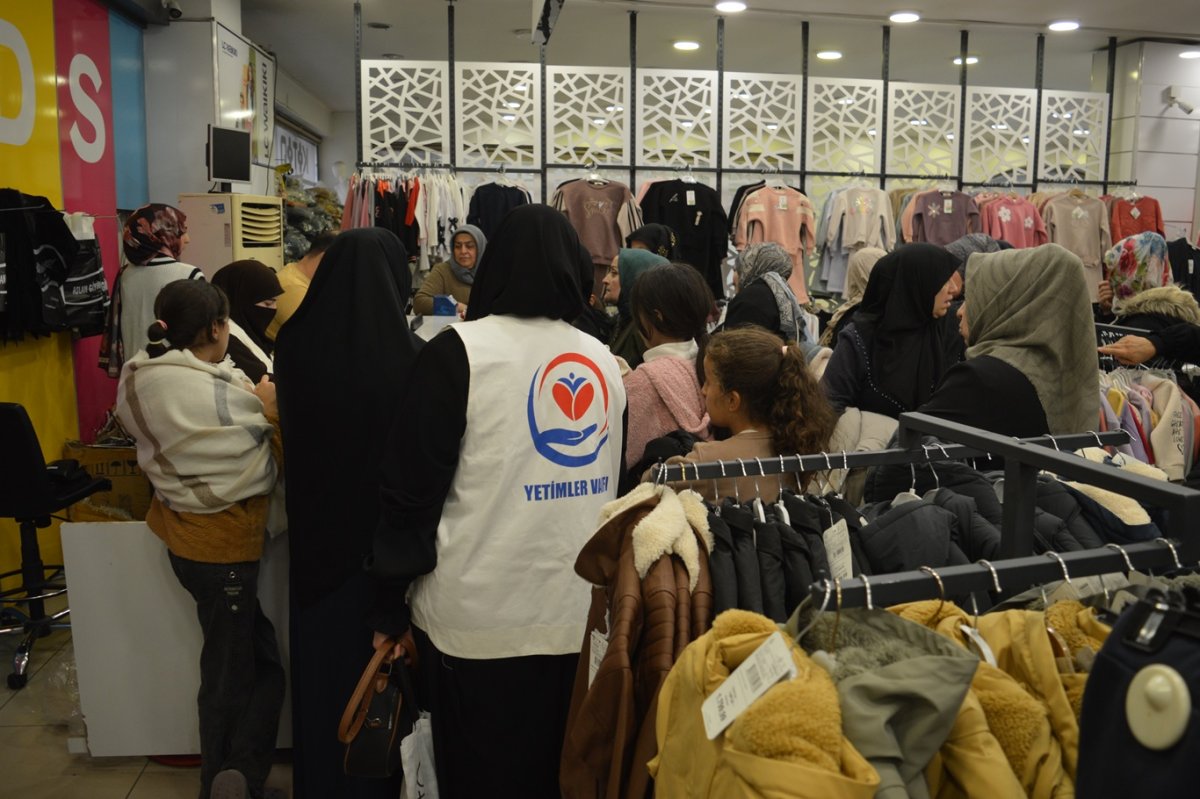 Yetimler Vakfı Siirt’te yetimleri unutmadı