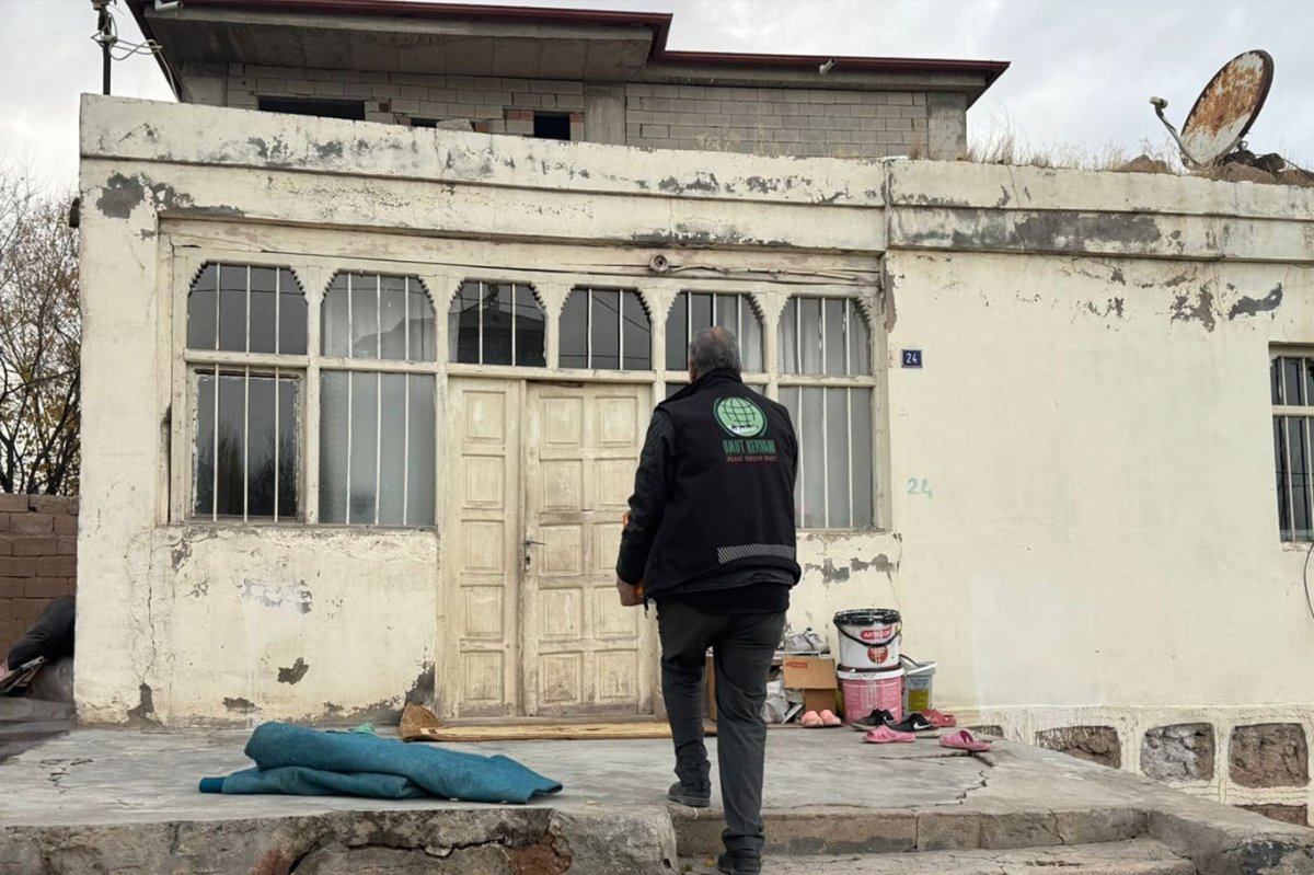 Umut Kervanı’ndan Doğubayazıt’taki ihtiyaç sahiplerine gıda yardımı