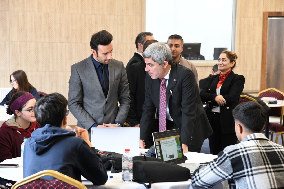 Malatya'da öğrenciler "EkoVizyon" çalıştayı ile çevreye değer katan fikirler üretti