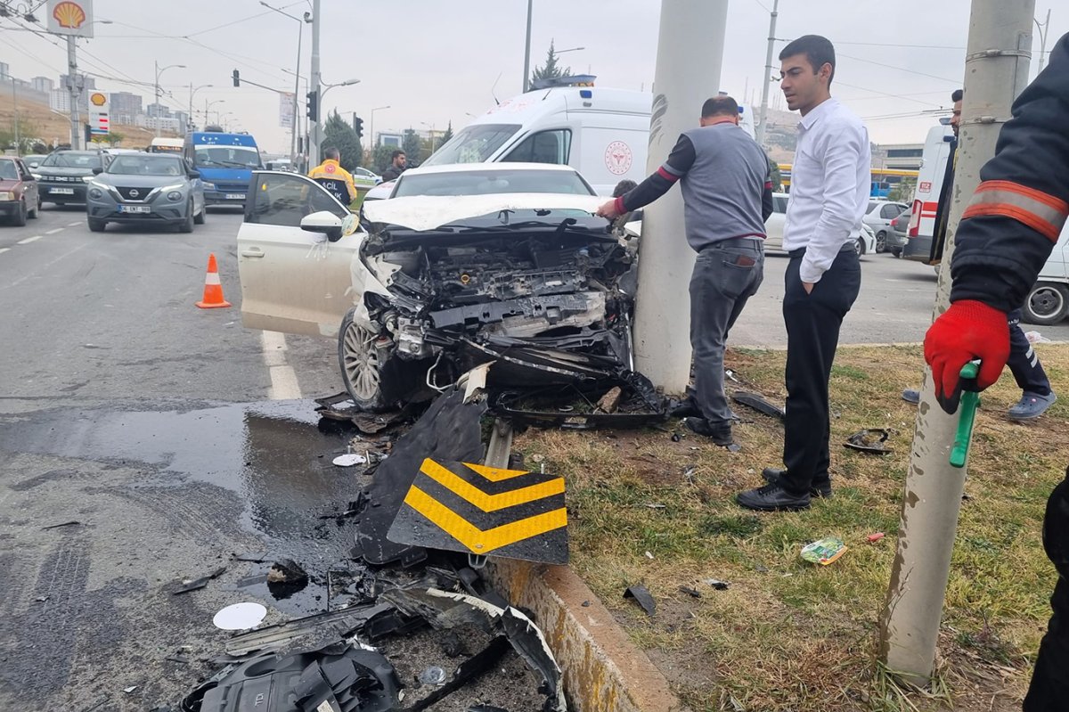 Malatya'da otomobiller çarpıştı: 2 yaralı