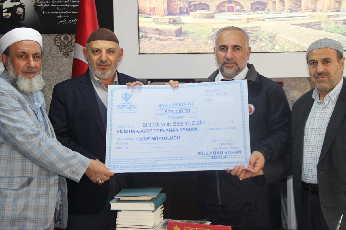 Şırnak'ta Gazze için düzenlenen hayır çarşısının geliri TDV hesabına aktarıldı