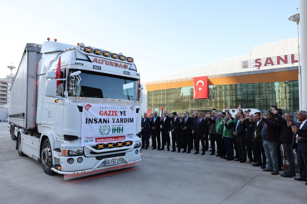 Gazze için Şanlıurfa’dan yola çıkan yardım konvoyu dualarla uğurlandı