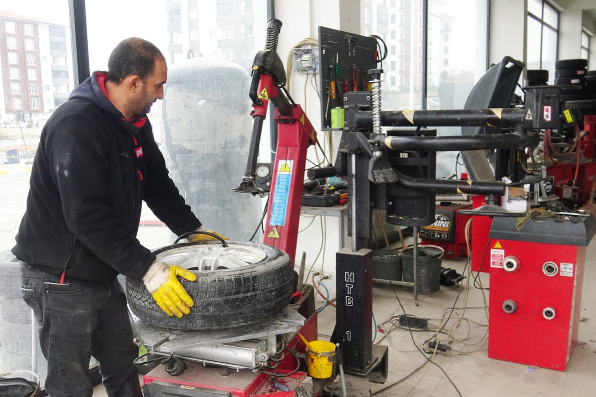 Ustasından kış lastiği uyarısı: Can ve mal güvenliğiniz için kış lastiğini ihmal etmeyin!