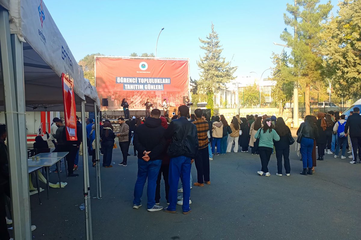 Batman Üniversitesi'nde eğlence etkinliklerine tepki